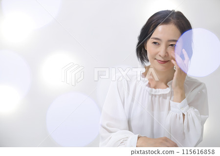 Beauty middle women 115616858