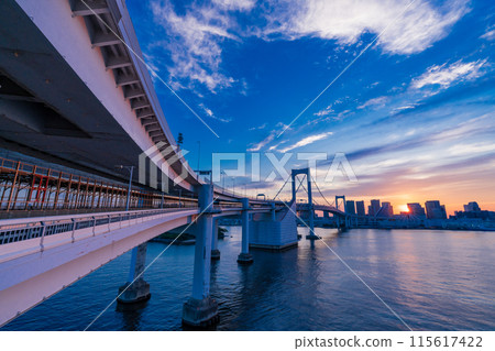 (Tokyo) View of Minato Ward and Tokyo Tower from the north promenade of Rainbow Bridge (Tokyo) View of Minato Ward and Tokyo Tower from the north promenade of Rainbow Bridge 115617422
