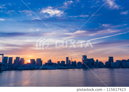 (Tokyo) View of Minato Ward and Tokyo Tower from the north promenade of Rainbow Bridge (Tokyo) View of Minato Ward and Tokyo Tower from the north promenade of Rainbow Bridge 115617423