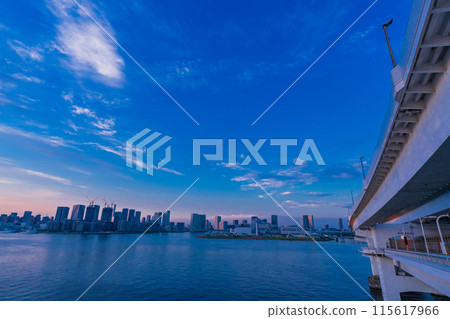 (Tokyo) Evening view of Toyosu and Harumi from the north side promenade of Rainbow Bridge (Tokyo) Evening view of Toyosu and Harumi from the north side promenade of Rainbow Bridge 115617966