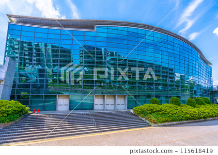 Yokohama cityscape in Japan, overlooking the Yokohama International Pool and other areas 115618419