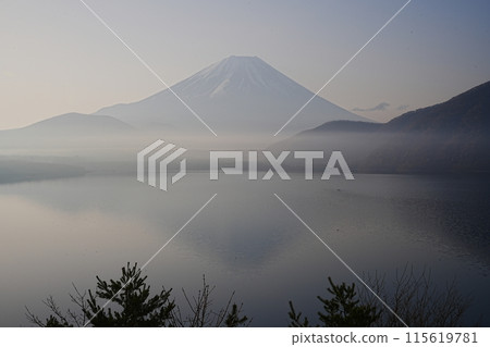 Japan, Yamanashi Prefecture, Fujinomiya City, Lake Motosu, Mt. Fuji in the morning Japan, Yamanashi Prefecture, Fujinomiya City, Lake Motosu, Mt. Fuji in the morning 115619781