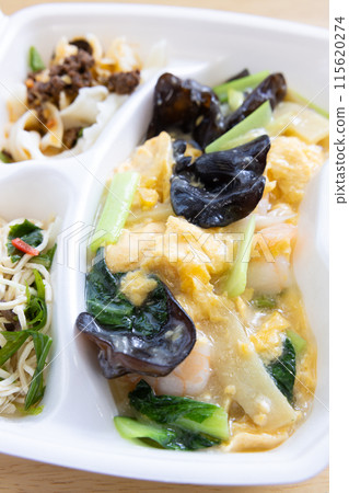 Delicious Chinese food, stir-fried shrimp with eggs and vegetables 115620274