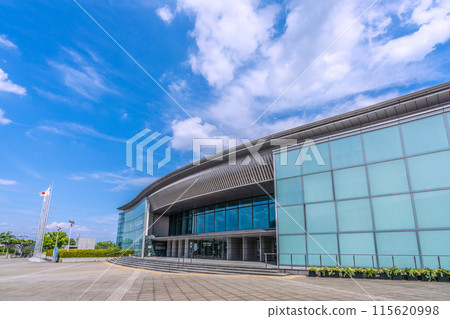 日本橫濱城市景觀,俯瞰橫濱國際泳池等。 日本橫濱城市景觀,俯瞰橫濱國際泳池等。 115620998