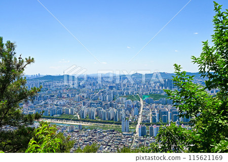 View of Seoul city from Yongma Mountain [Seoul/Jungrang-gu] 115621169