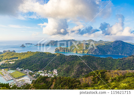 小笠原群島、父島、朝日山山頂的壯麗景色 115621715
