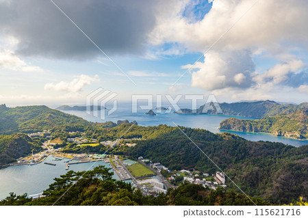 小笠原群島、父島、朝日山山頂的壯麗景色 小笠原群島、父島、朝日山山頂的壯麗景色 115621716