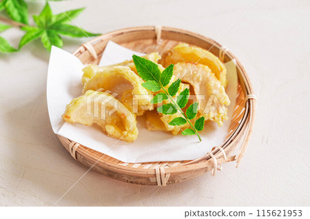 Lightly fried bamboo shoots Lightly fried bamboo shoots 115621953