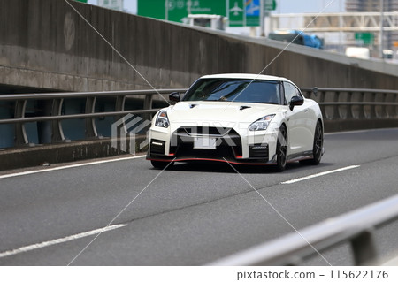 Domestic sports car image 115622176
