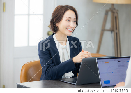 會議女商人 115625793