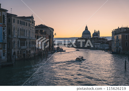 Venice before dawn 115626219