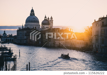 威尼斯運河和日出 威尼斯運河和日出 115626222