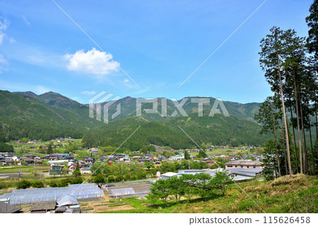 <Gifu Prefecture> Scenery of Kashimo in Nakatsugawa City during the season of fresh greenery <Gifu Prefecture> Scenery of Kashimo in Nakatsugawa City during the season of fresh greenery 115626458
