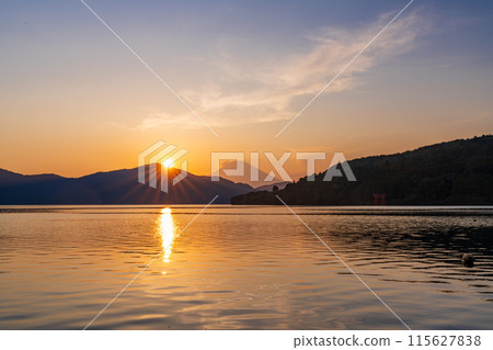 （神奈川縣）從元箱根看到的富士山日落 115627838