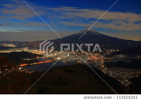 The dawn of Mt. Fuji and Lake Kawaguchi seen from the Misaka Mountains The dawn of Mt. Fuji and Lake Kawaguchi seen from the Misaka Mountains 115628281