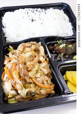 Delicious Chinese stir-fried meat and vegetables lunch box Delicious Chinese stir-fried meat and vegetables lunch box 115629464