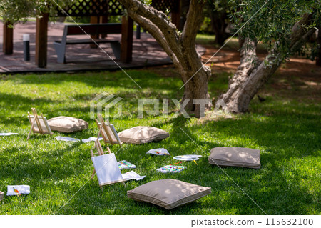 Outdoor creative Art Class for kids Outdoor creative Art Class for kids 115632100