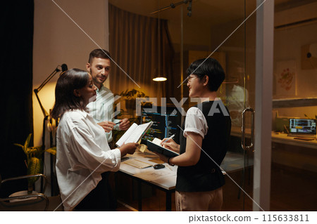 Team Discussing Mobile App 115633811