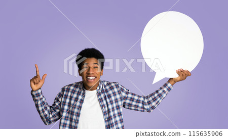 Omg, its unbelievable. Guy holding blank speech bubble, copy space, pink background Omg, its unbelievable. Guy holding blank speech bubble, copy space, pink background 115635906