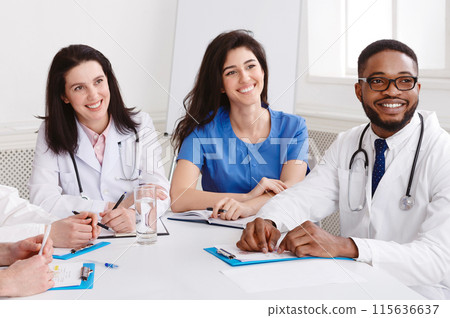 Educational Seminar. Successful Interns And Doctors Listening Lecture At Conference In Hospital Educational Seminar. Successful Interns And Doctors Listening Lecture At Conference In Hospital 115636637