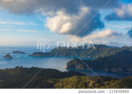 小笠原群島、父島、朝日山山頂的壯麗景色 115638984