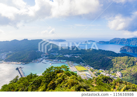 小笠原群島、父島、朝日山山頂的壯麗景色 115638986
