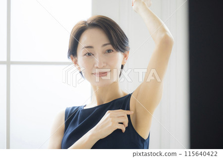 中年婦女注意身體 115640422