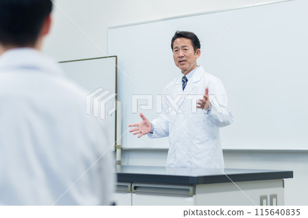 實驗室講座 醫生 科學家 115640835
