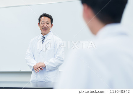 Laboratory Lecture Doctor Scientist Laboratory Lecture Doctor Scientist 115640842