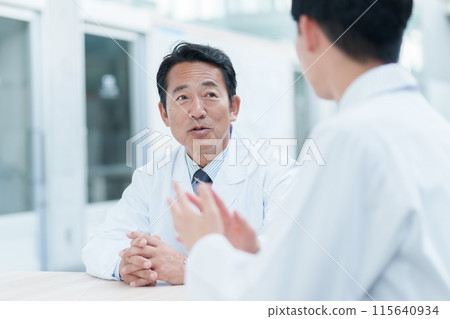 Doctor Hospital Meeting 115640934