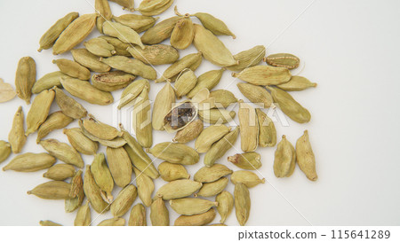 荳蔻 綠色荳蔻 115641289