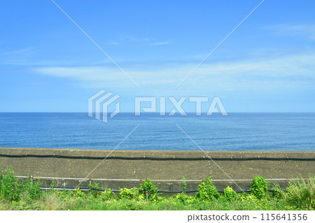 從JR東日本信越本線直江津站至柏崎站的車窗所看到的景色（2022年夏季） 115641356