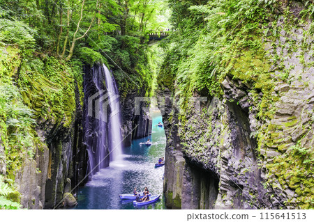 Sheer cliffs of Manai Falls 1 Sheer cliffs of Manai Falls 1 115641513