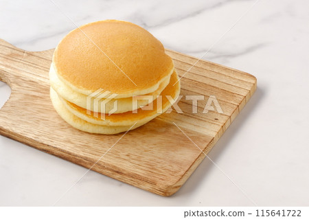 Fluffy and delicious pancakes 115641722