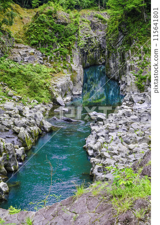 高千穗峽水流（垂直） 115641801