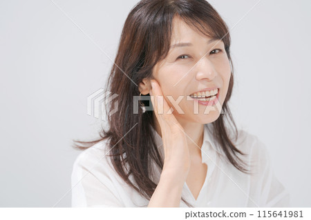 Middle women beauty Middle women beauty 115641981