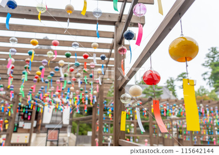 靜岡縣袋井市香水齋境內展示的遠州三山風鈴祭典的江戶風鈴 115642144