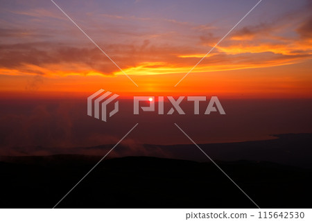 Sunset in the Sea of Japan 115642530