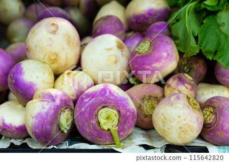 Fresh organic turnips in boxes at market 115642820