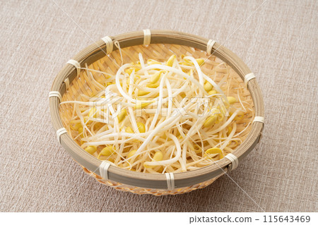 Bean sprouts 115643469