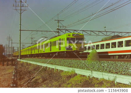 西武鐵道801系1804等+701系1728等，小手差狹山丘，1979年12月30日 115643908