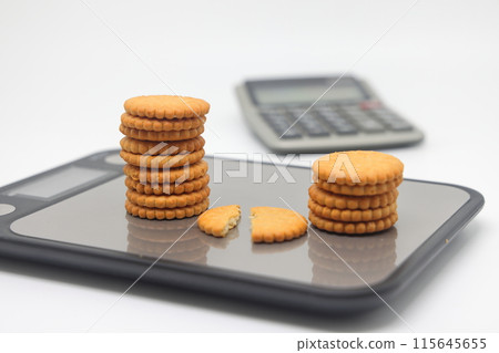 a cup of tea and cookies on a kitchen scale, food and drink, breakfast table a cup of tea and cookies on a kitchen scale, food and drink, breakfast table 115645655