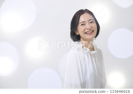 Beauty middle women 115646028