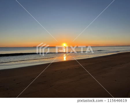 Sunrise at Mount Maunganui, North Island, New Zealand Sunrise at Mount Maunganui, North Island, New Zealand 115646619