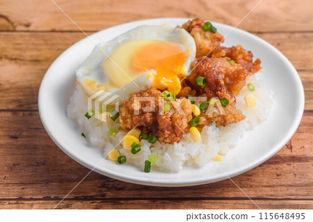 煎蛋和炒飯 115648495