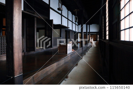 Inside the main hall of Choshoji Temple in Hirosaki City Inside the main hall of Choshoji Temple in Hirosaki City 115650140