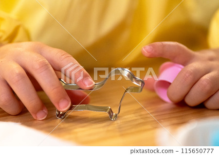 孩子做糖果 孩子做糖果 115650777