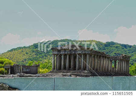 Acropolis Miniature 115651505