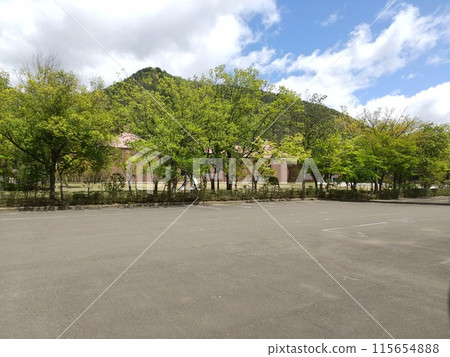 Fukushima Prefectural Museum of Art parking lot 115654888