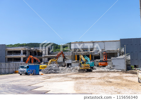 Demolition site of a reinforced concrete school building 115656340